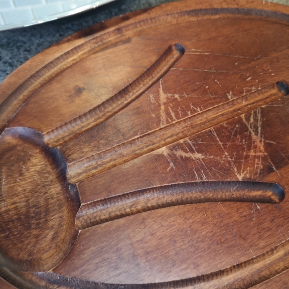 MCM Glo-Hill Canada Chrome Cherry Red Bakelite Oval Lidded Dish & Serving Tray - Picture 5 of 13